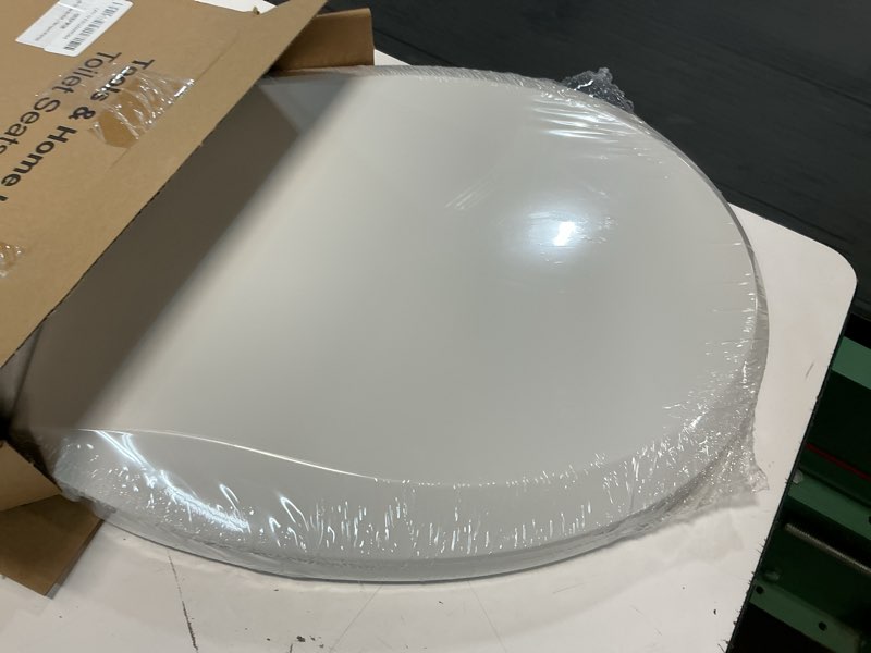 Condition photo showing New/Like New for aünsffer toilet seat round soft close16.5'', toilet lid slow close quiet no slam, easy installation & release?safe pp material easy clean, comfortable ergonomic design, 2 years support, white plastic white round 16.5inch