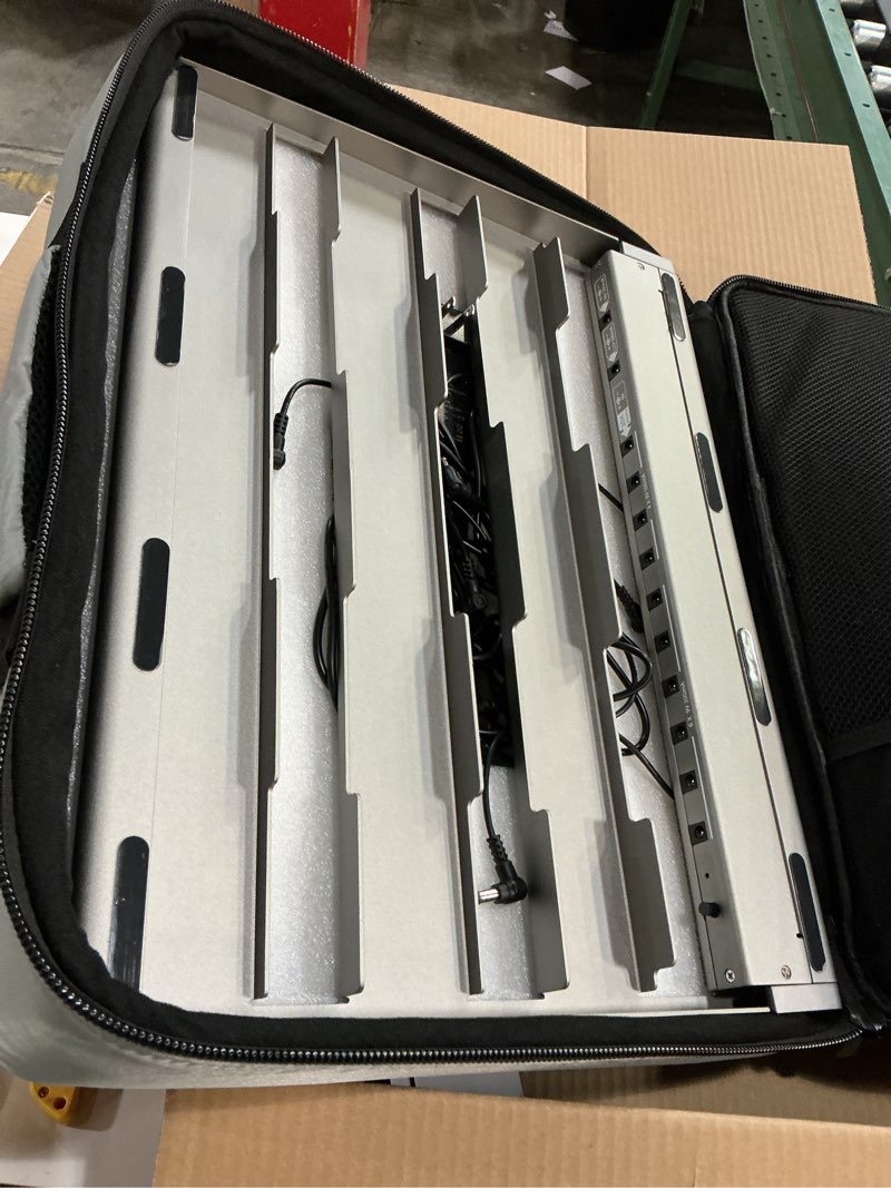 Condition photo showing Good Condition for vangoa guitar pedal board with isolated power supply, pd-m aluminum one-piece-bent portable folding powered guitar pedalboard with premium backpack-style bag, medium, 18"x13.5", 3.4lb, gray medium-18"x13.5" gray