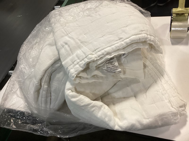 Condition photo showing As Is for european linen dream quilt, king/cal king, white