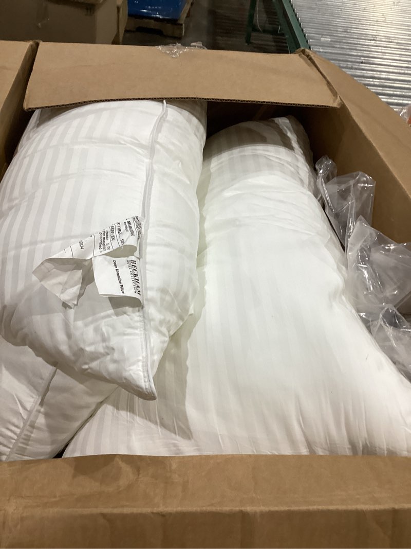 Condition photo showing As Is for beckham hotel collection bed pillows standard/queen size set of 2