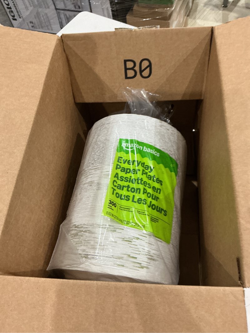 Condition photo showing Good Condition for amazon basics everyday paper plates, 8.62 inch, disposable, 300 count, packaging may vary