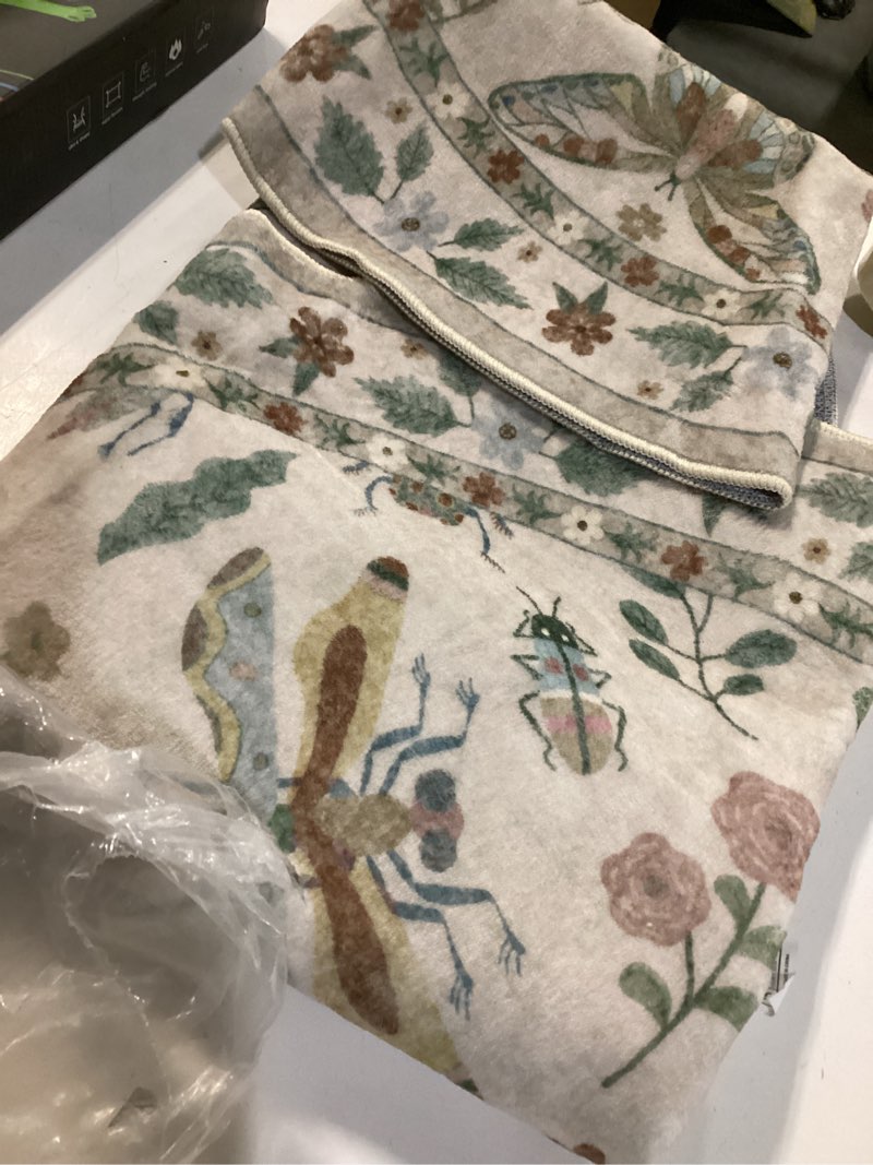 Condition photo showing As Is for Lahome Insect Washable Round Rugs, Non-Slip Soft Round Rug 4ft Ultra-Thin, Small Boho Circle Carpet for Entryway Kitchen Bedroom Nursery Bathroom, Beige Beige 4' (Round)