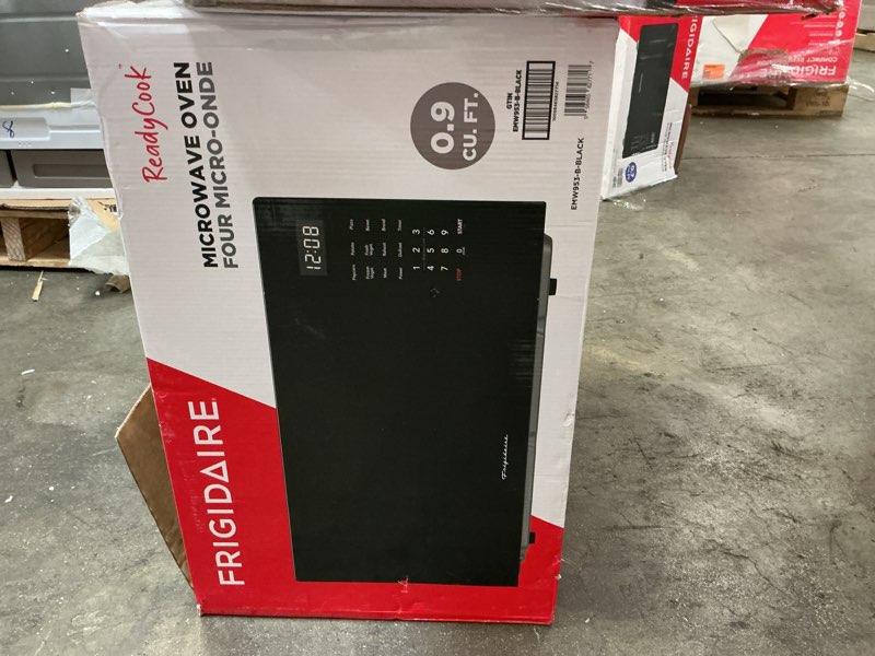 Condition photo showing As Is for  Vissani 19 in. 0.9 cu. ft. 900-Watt Countertop Microwave Oven in Stainless Steel