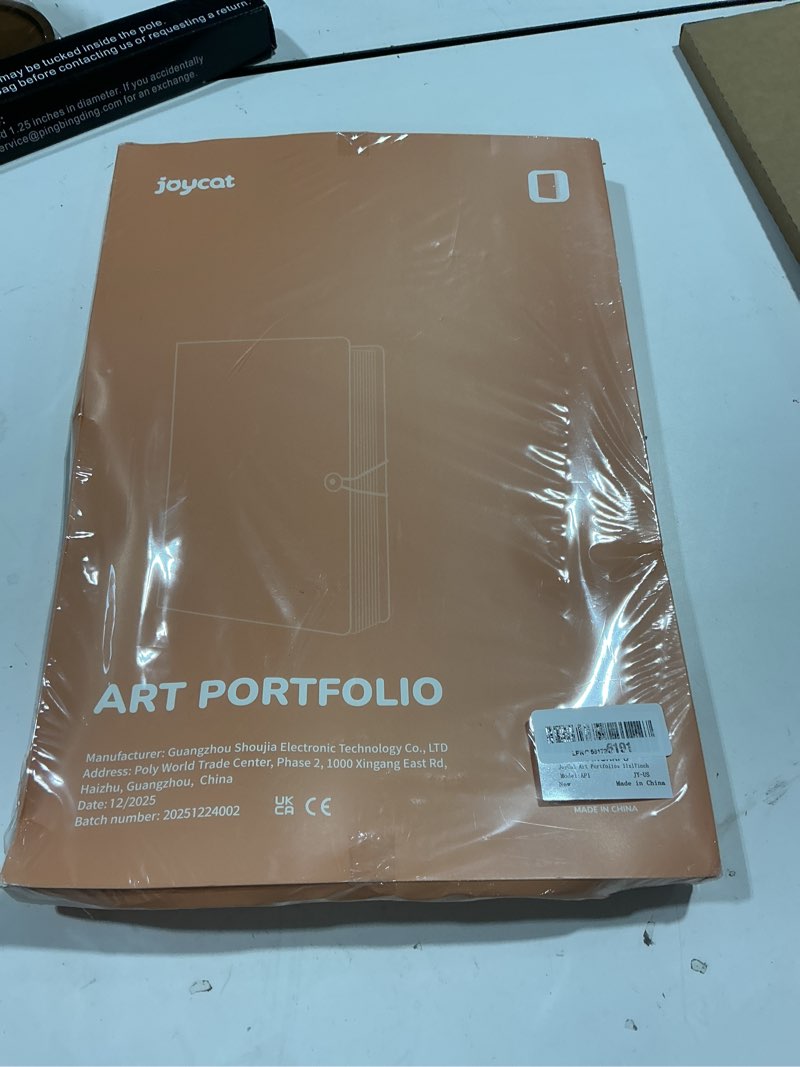 Condition photo showing Good Condition for joycat art portfolio binder fits 11"x17",40 pockets art folder with clear view pages, 80 sheets presentation binder for artists and students (black) black 11x17 inch