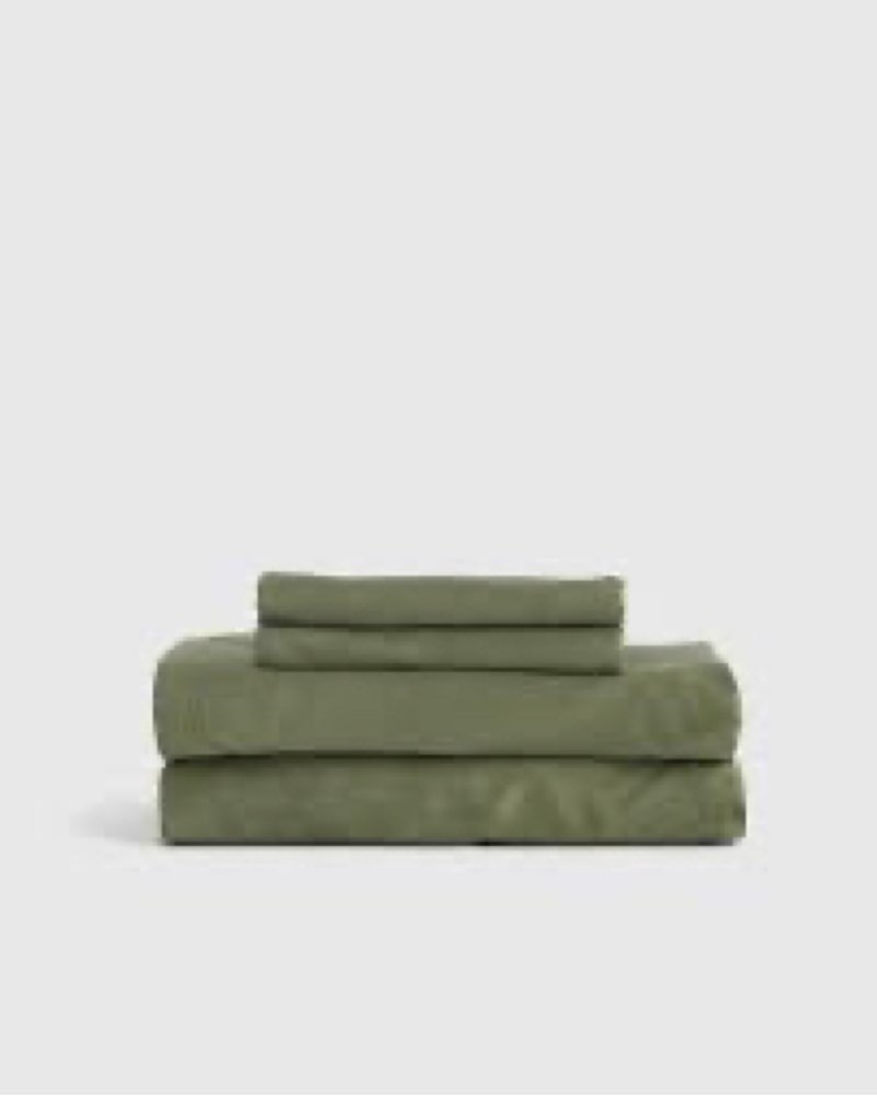 quince classic organic percale fitted sheet set 4 pieces in sage - king olive 