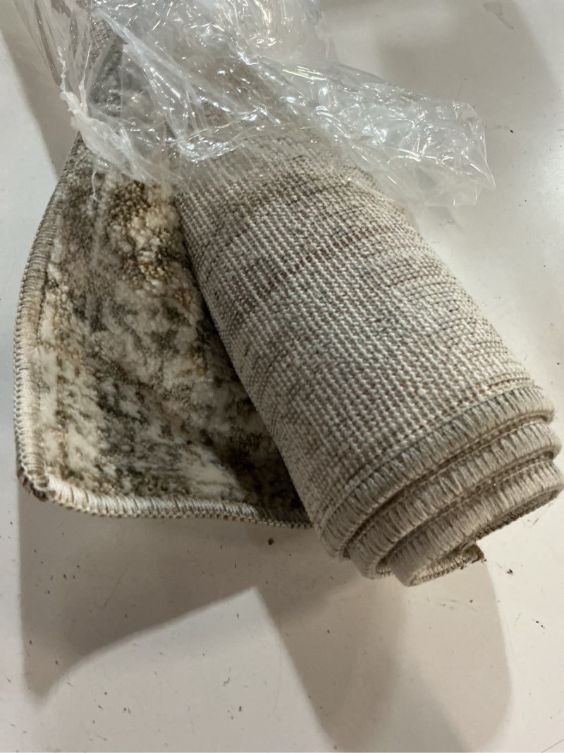 Condition photo showing Good Condition for loloi clarisse collection cls-02 smoke/natural 2'-0" x 3'-0" fringe accent rug smoke / natural 1' x 3' (rectangular)
