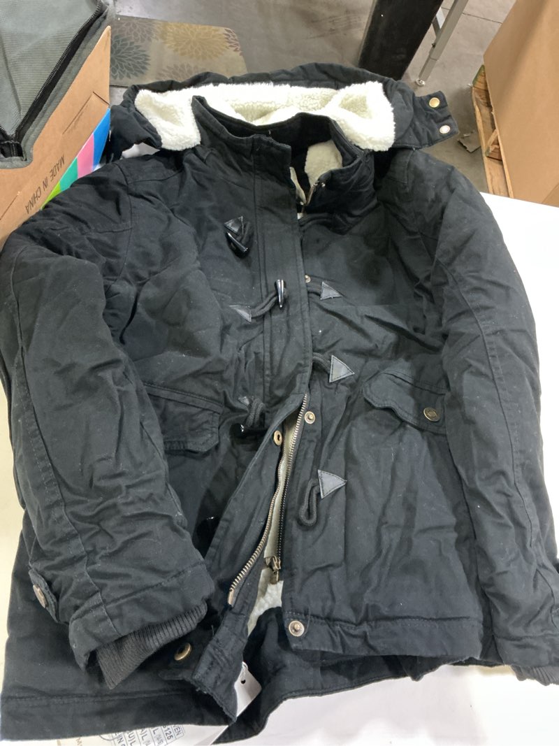 Condition photo showing As Is for WenVen Girl's Winter Sherpa Jacket Thicken Cotton Parka Coat with Removable Hood 6-7 Black (Size L)
