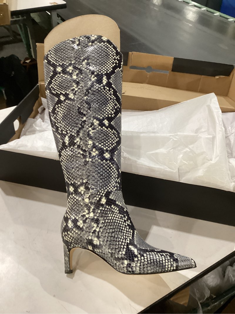 Condition photo showing New/Like New for Marc Fisher LTD womens Quinnie 6 Light Natural Snake Multi 110