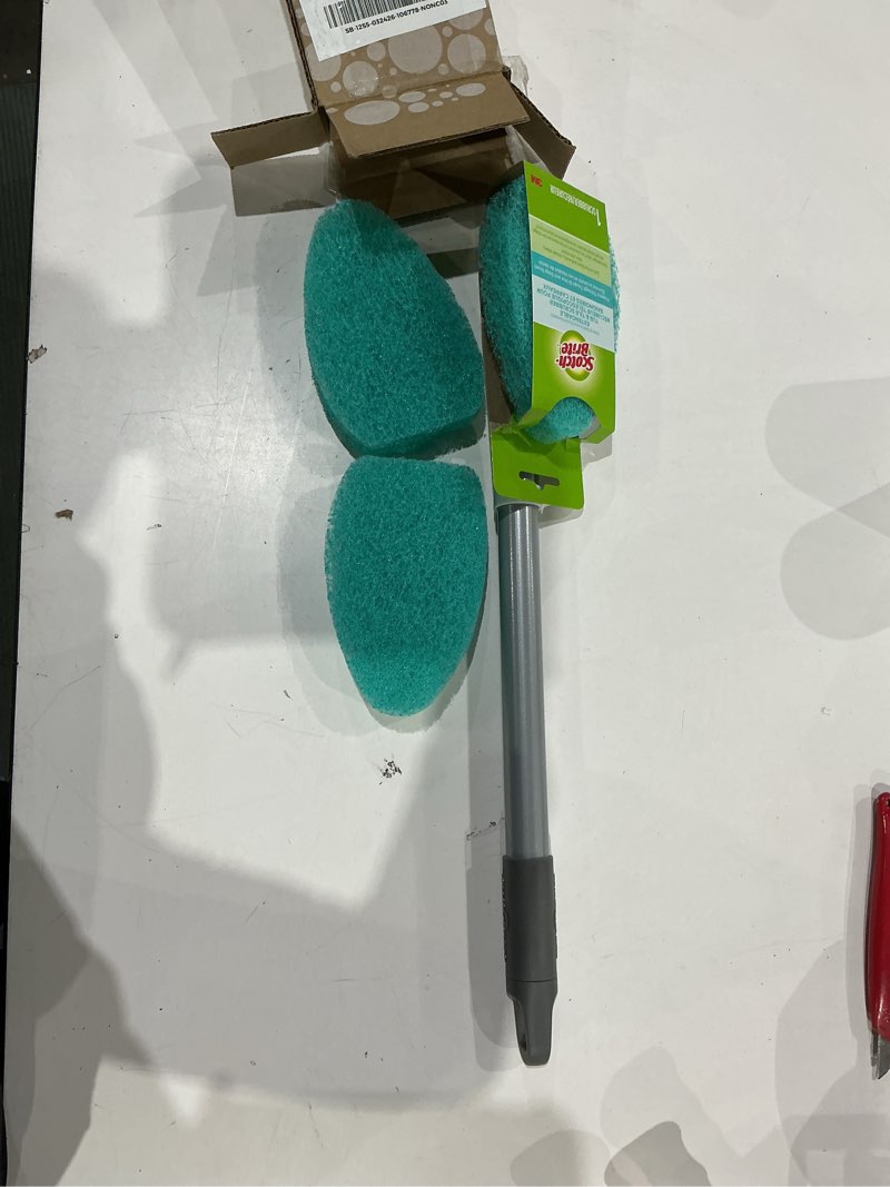 Condition photo showing Good Condition for scotch-brite extendable tub & tile scrubber kit, includes 1 handle and 3 non-scratch scrubber pads