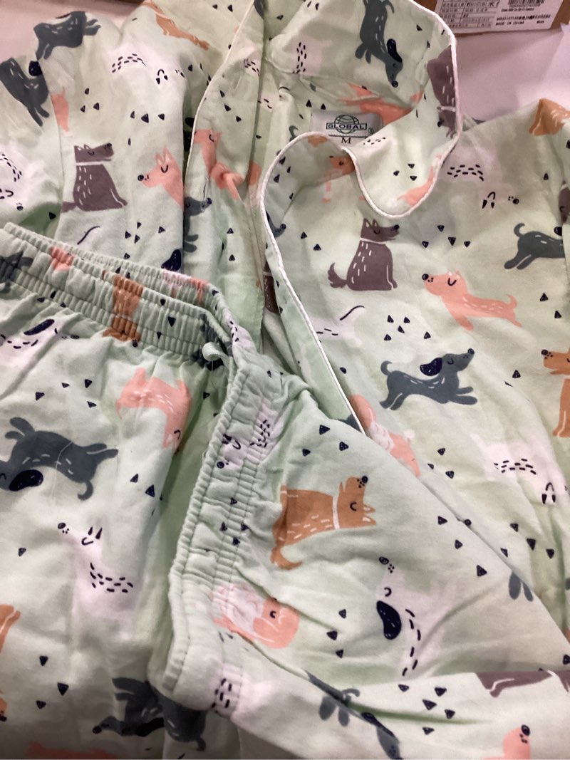 Condition photo showing Good Condition for cute farm animals cows 2pcs pajama set long sleeve shirts and pants sets  (m) years   years