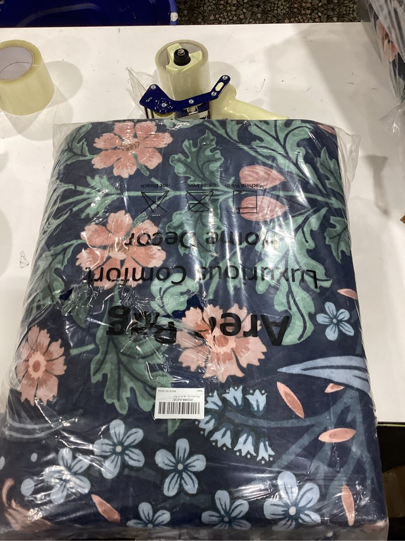 Condition photo showing New/Like New for Moynesa Floral Washable 8x10 Rug, Large Area Rugs for Living Room, Soft 8 x 10 Boho Bedroom Rugs, Non Slip Botanical Ultra Thin Floor Carpet for Dining Room Nursery, Blue 8' x 10' (Rectangular) Blue