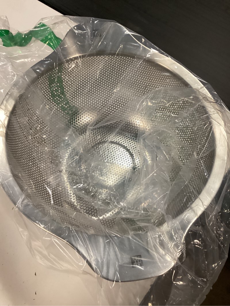 Condition photo showing Good Condition for zwilling 7.8-inch 18/10 stainless steel strainer 7.8-inch stainless steel