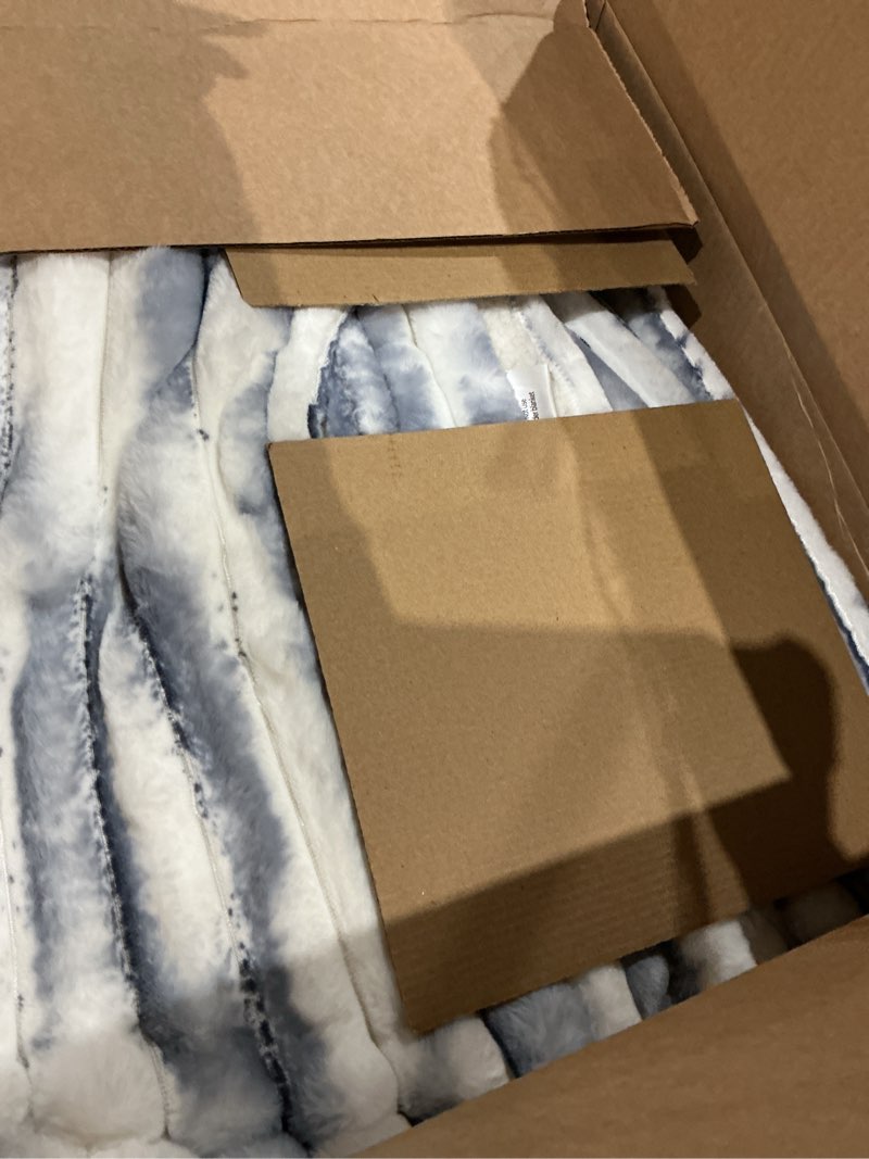 Condition photo showing Good Condition for westinghouse electric blanket twin size, super cozy luxury faux fur & sherpa heated blanket with 10 heating levels & 1-12 hours auto off, fast heating blanket, machine washable, 62x 84 inch blue gray bluegrey stripe twin 62"x84"