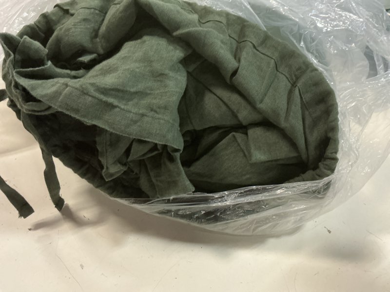 Condition photo showing Good Condition for european linen deluxe bedding bundle, king, pine
