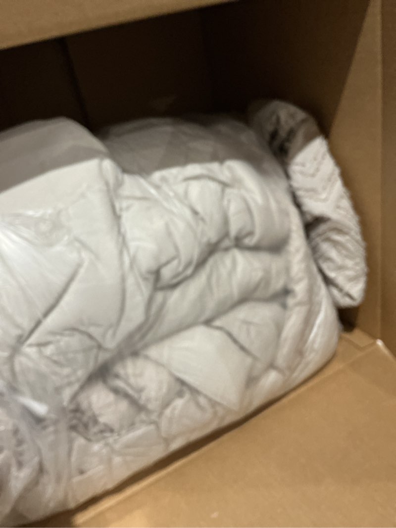 Condition photo showing As Is for andency oatmeal queen comforter set, lightweight fluffy boho bedding comforter set, 3 pieces tufted farmhouse shabby chic bed set for all seasons (1 comforter 90x90in, 2 pillowcases) 08 - oatmeal queen (90"x90")