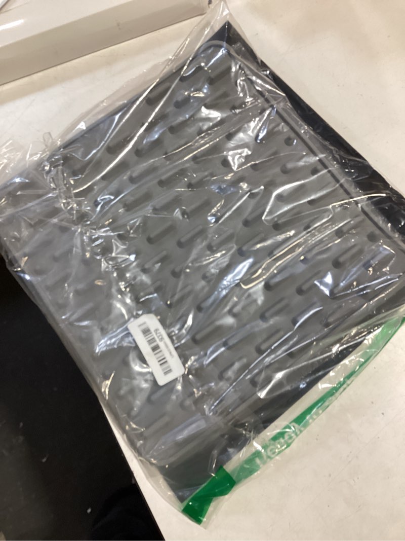 Condition photo showing Good Condition for silicone roasting mat and silicone baking mat combo for air fryer oven - set of 3 food safe, non-stick baking mat and silicone roasting racks with bonus non-stick oven liner
