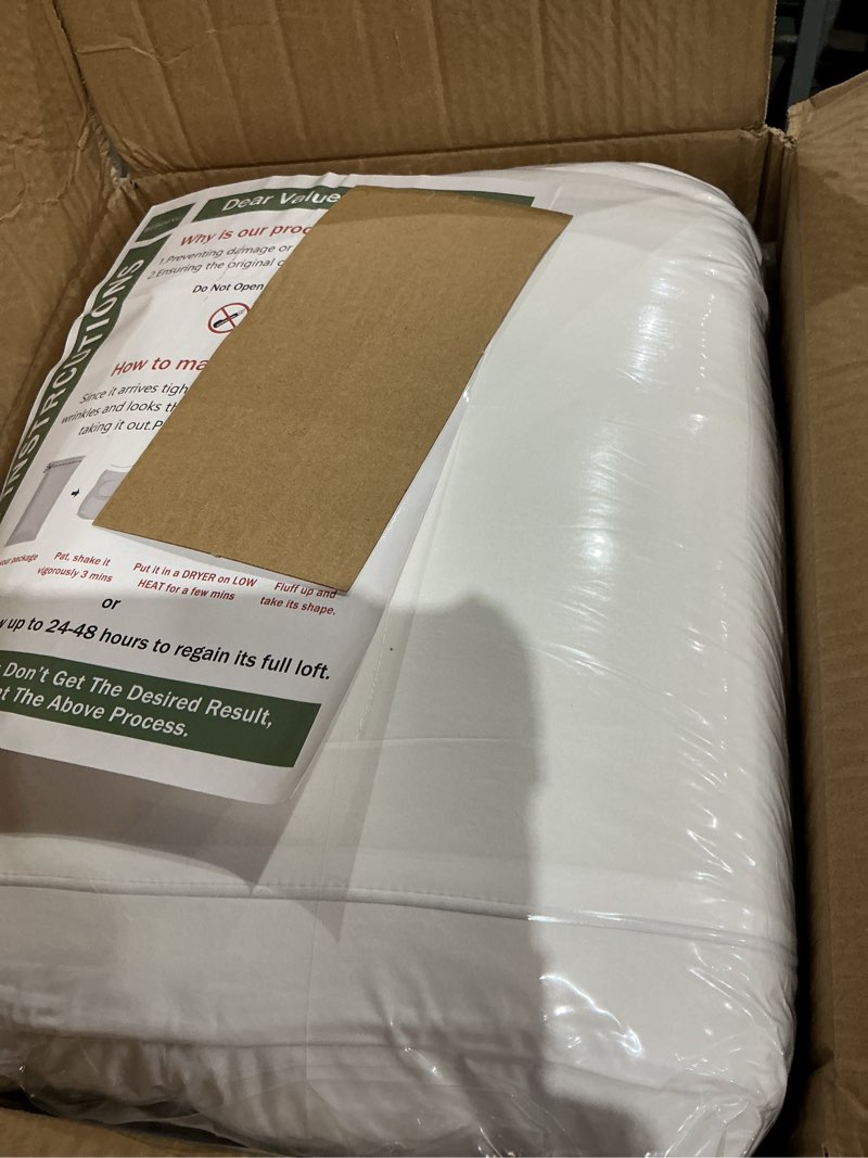 Condition photo showing New/Like New for mattress topper king for back pain, extra thick mattress pad cover, plush pillow top, deep elastic pocket, white king white