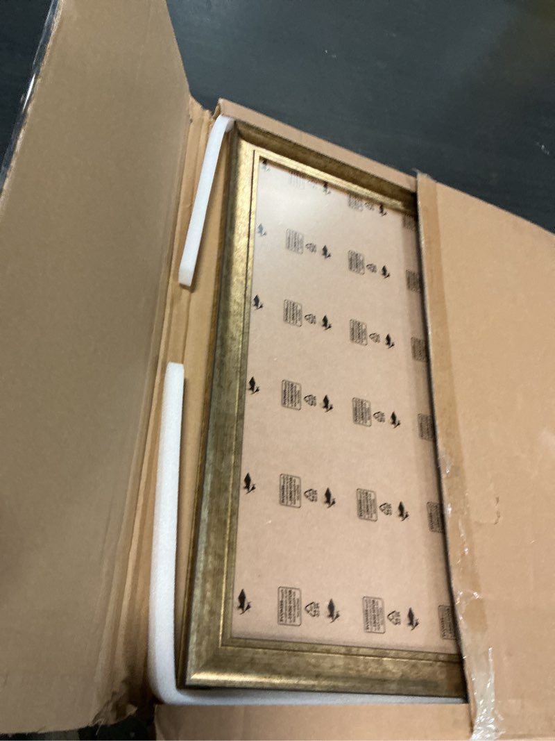 Condition photo showing Good Condition for hliwegns antique gold 18x22 frame – poster frame with aged gold finish – picture frame for 18 x 22 artwork, canvas prints, puzzles, and wall decor aged gold 18x22