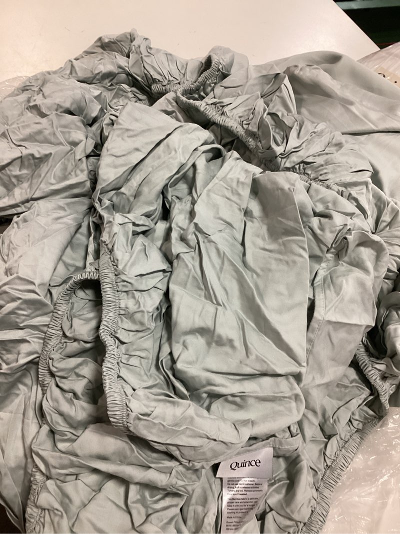 Condition photo showing Good Condition for quince bamboo sheet set queen mist