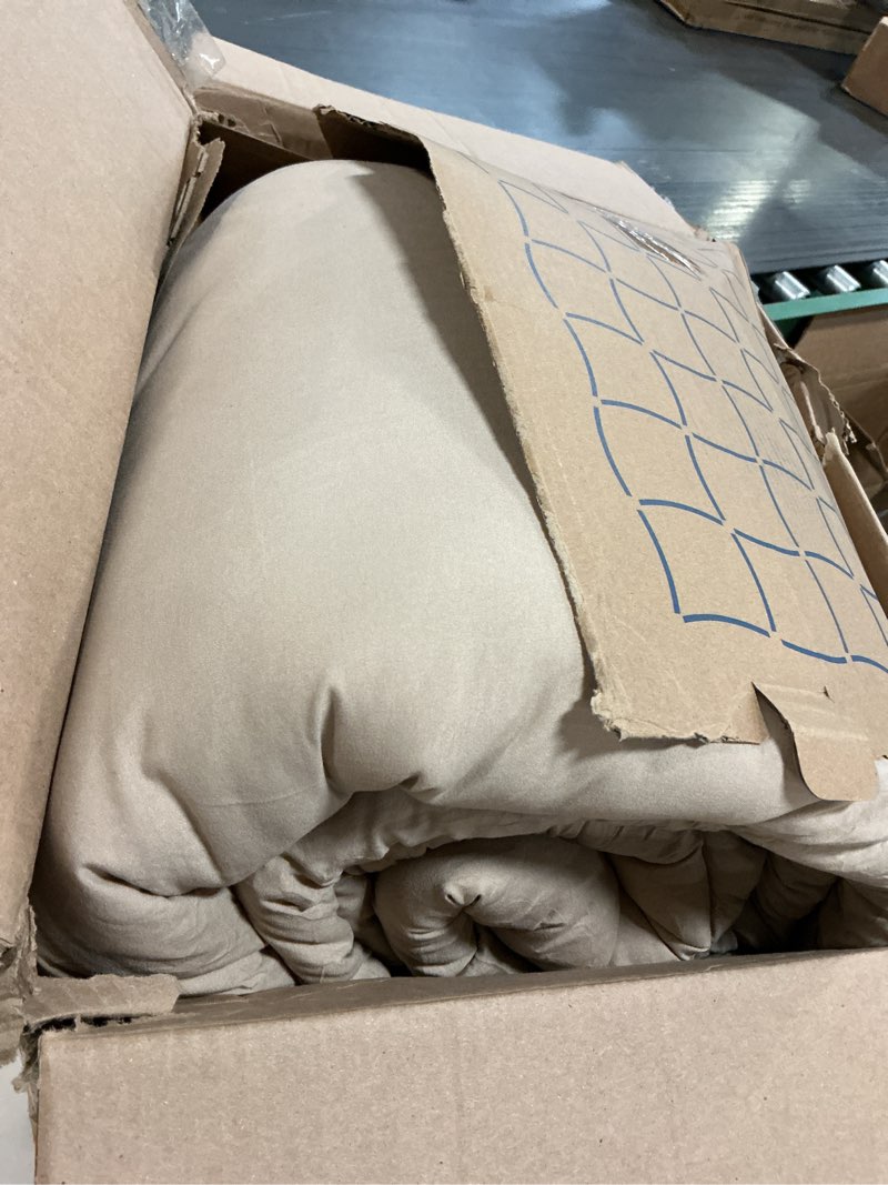 Condition photo showing Good Condition for bedsure waffle comforter set king, soft and breathable khaki bedding comforter set, 3 pieces, 1 waffle weave comforter (104" x 90") and 2 pillowcases(20" x 36") king 08 - khaki