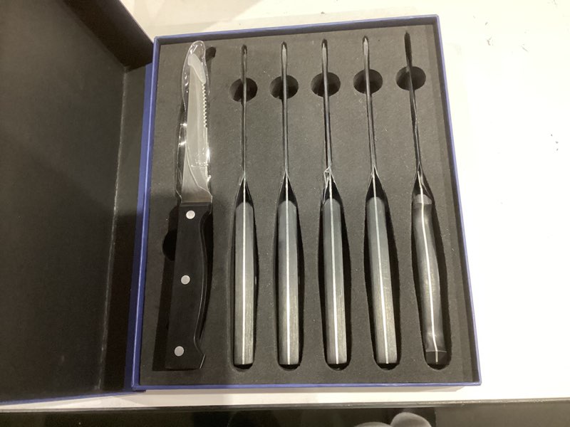 Condition photo showing Good Condition for HOSHANHO Steak Knives Set of 6, Ultra Sharp 4.5 Inch Serrated Steak Knife Set, Japanese High Carbon Steel Kitchen Steak Knives with Ergonomic Handle 6 Pieces Steak Knife Set