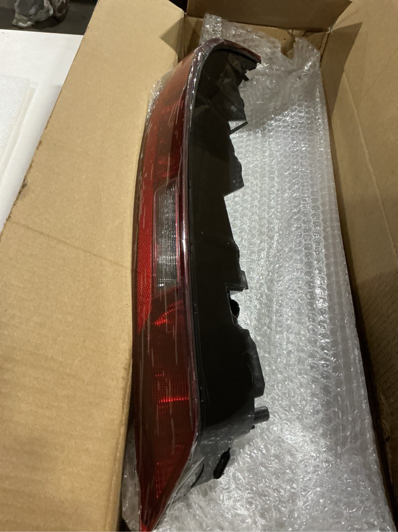Condition photo showing New/Like New for astra depot replacement for oe rear right side bumper tail light reverse fog lamp with bulb 2018-2021 audi q5 us edition au2801123