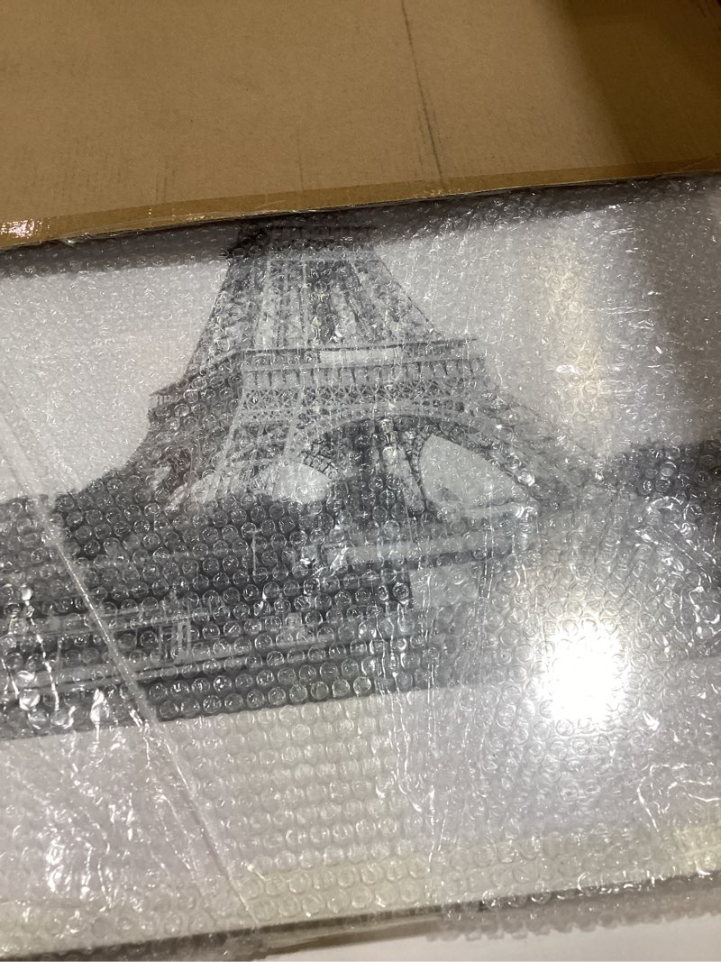 Condition photo showing Good Condition for upsimples 18x24 picture frame, display pictures 16x20 with mat or 18 x 24 without, wall hanging poster frames, white, 1 pack white 18x24