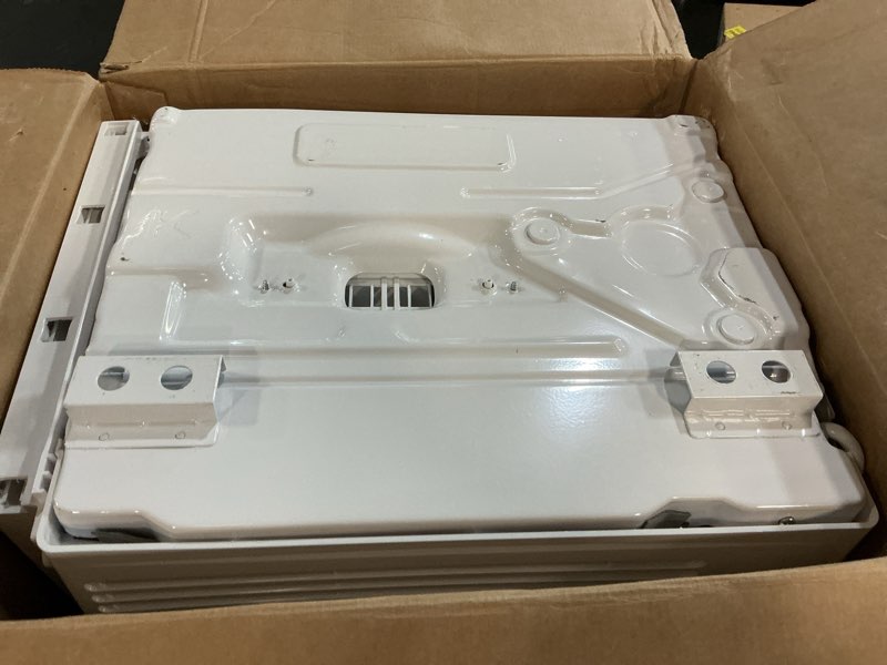 Condition photo showing Good Condition for amazon basics 5000-btu small window air conditioner, up to 150 sqf, window ac units with cool and fan functions, washable filter, adjustable window kit, intuitive mechanical controls, white white 5000 btu