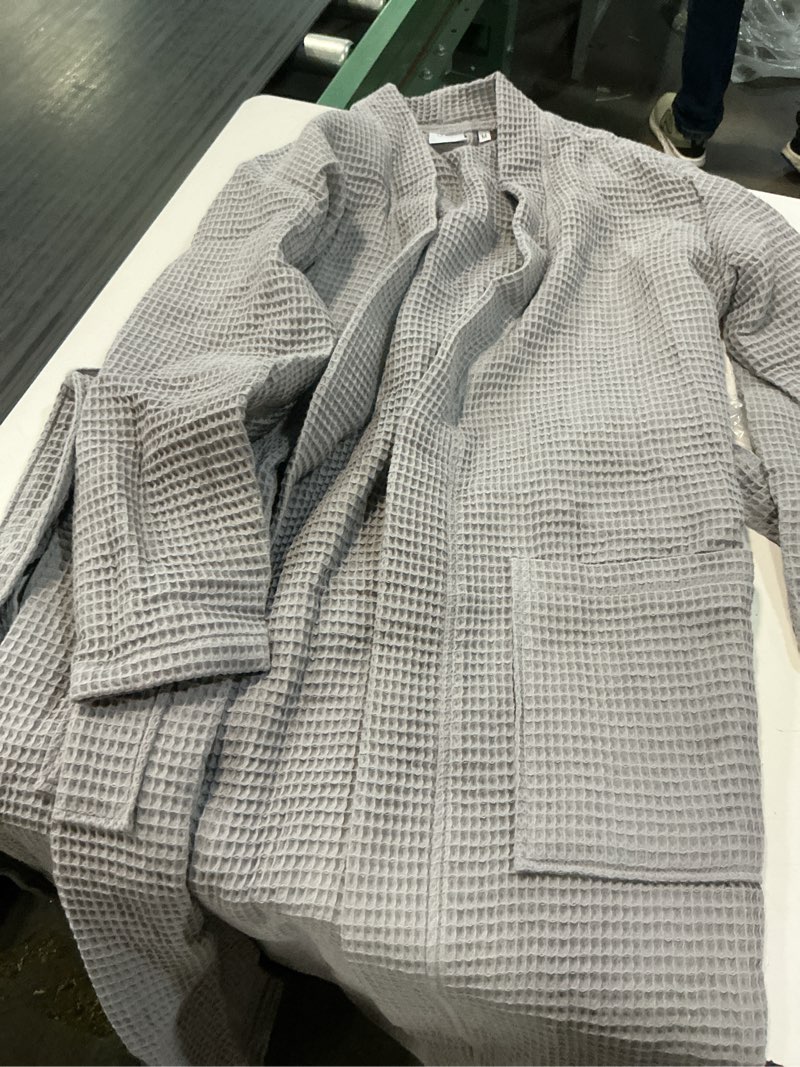 Condition photo showing Good Condition for organic turkish waffle robe size m silver