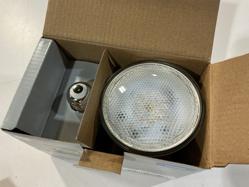 Condition photo showing Good Condition for ge classic 2-pack 75 w equivalent dimmable daylight par30 longneck led light fixture light bulbs