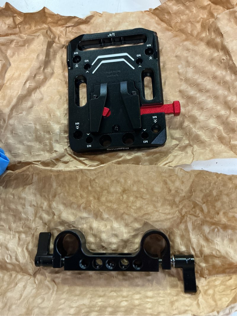 Condition photo showing As Is for SMALLRIG V Mount Battery Plate, V-Lock Battery Plate with Dual 15mm Rod Clamp, 1/4"-20 & 3/8"-16 Threaded Holes V Mount Battery VB99 SE / VB99 / VB99 Pro, for Neewer PS099E