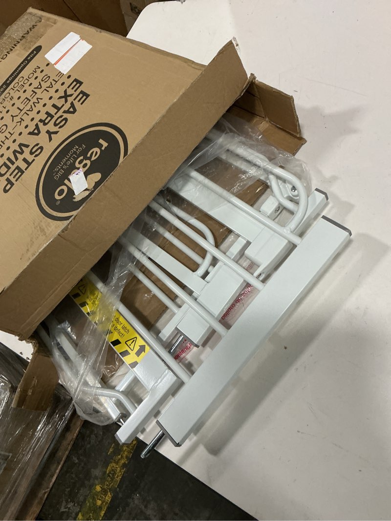 Condition photo showing New/Like New for regalo safety 29-49" easy step extra wide baby gate for doorways & bottom of stairs, pressure mounted safety gate with door for babies, toddlers & pets, white white 29-49"w x 30"h
