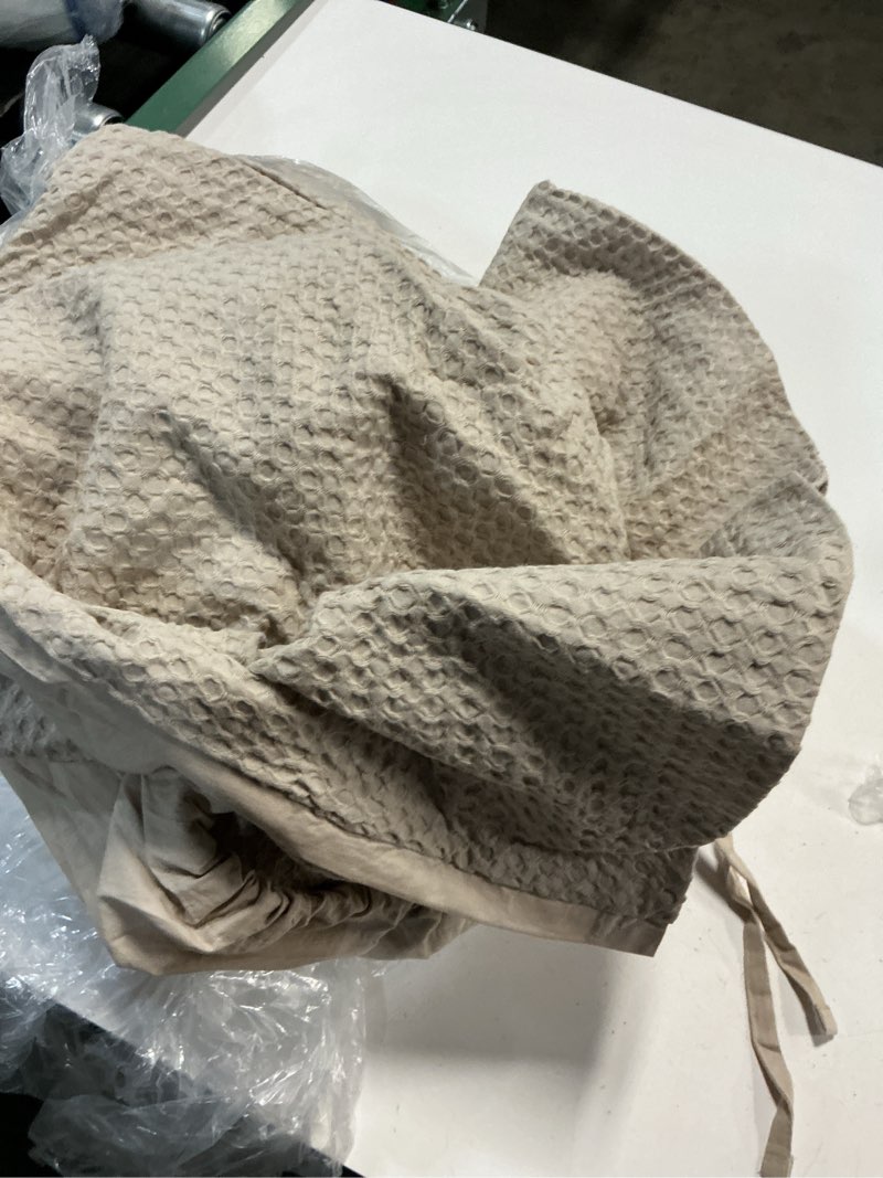 Condition photo showing As Is for organic luxe honeycomb duvet cover set, king/cal king, sand