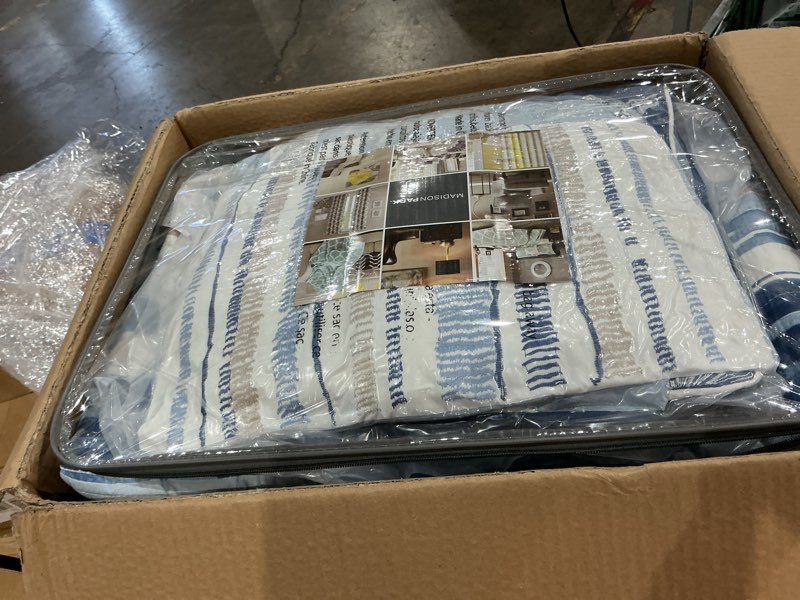 Condition photo showing As Is for incomplete )))) madison park quilt set cottage coastal design, 6 piece set - all season, coverlet bedspread lightweight bedding layer, shams, toss pillows, king/cal king(104\"x94\"), blue/white blue/white king/cal king(104 in x 94 in)