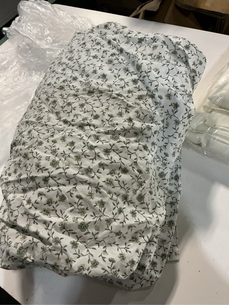 Condition photo showing Good Condition for organic crisp percale fitted sheet set pattern: green florette size: king