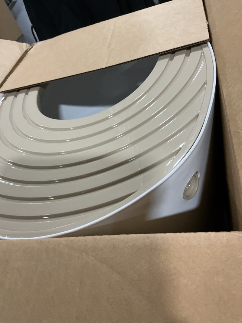 Condition photo showing Good Condition for IRIS USA Cat Litter Box, Large Top Entry with Litter Catching Lid and Scoop, Dog Proof, Cat Box Enclosure, Beige/White