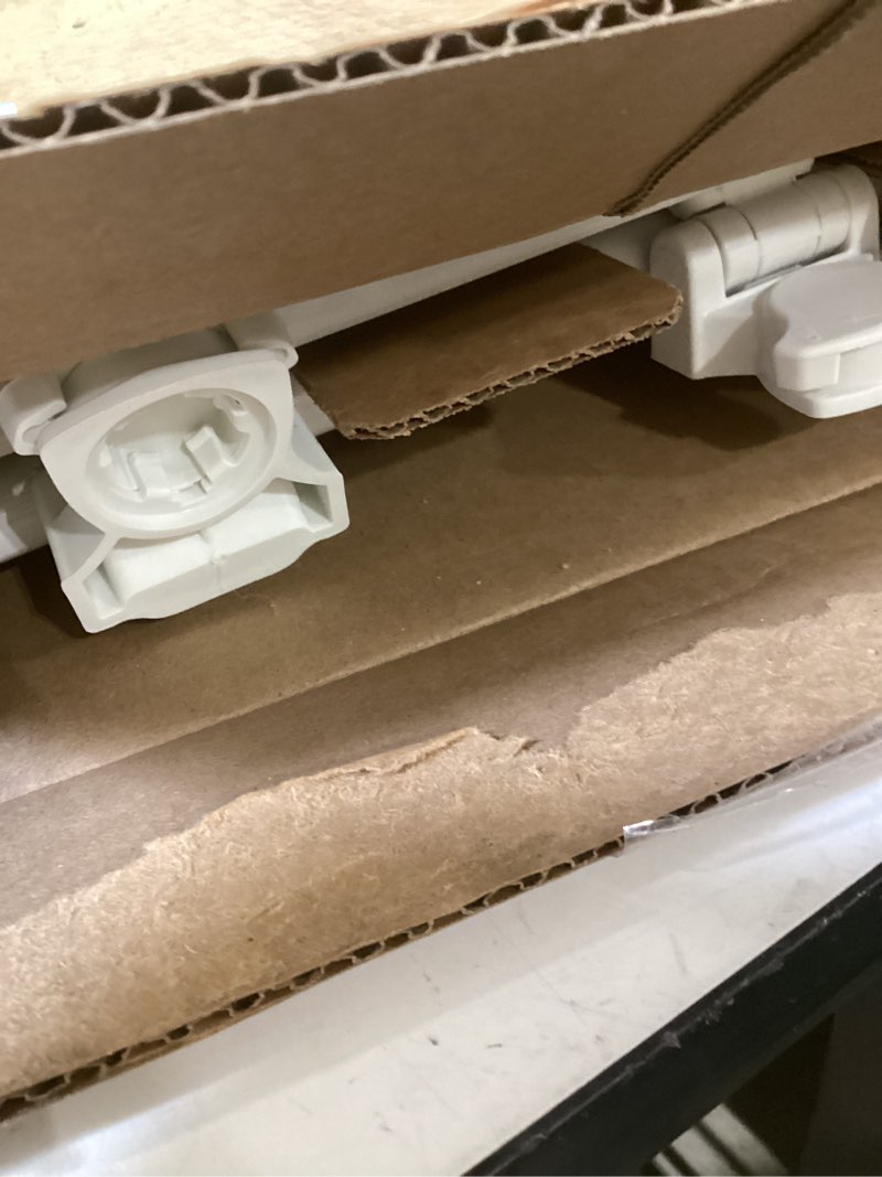 Condition photo showing Good Condition for bemis 500ec 390 toilet seat with easy clean & change hinges, 1 pack round, cotton white