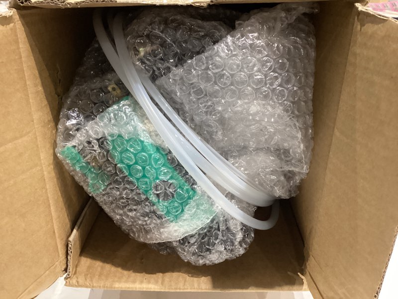 Condition photo showing New/Like New for Estune 2 Gallon/7.5 L Manual Pneumatic Fluid Extractor, Automotive Oil Extractor Pump Oil Vacuum Changer with 5 Pcs Brake Bleeding Hose for Car, SUVs, Truck, Yachts