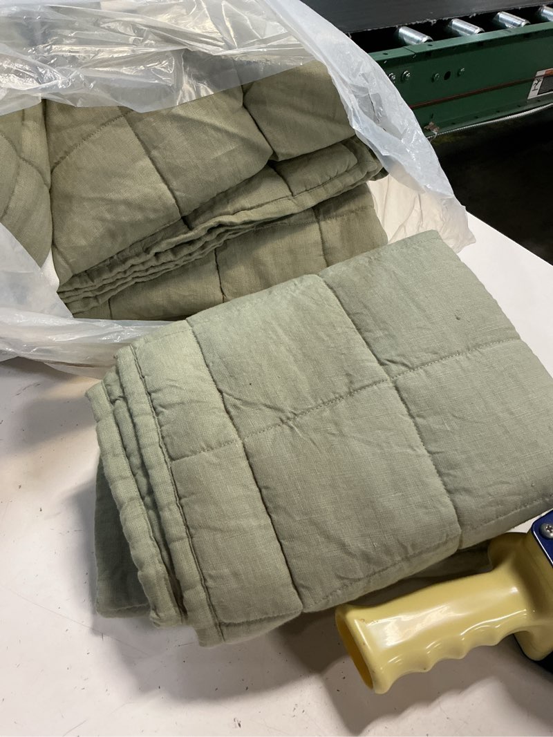 Condition photo showing Good Condition for european linen box quilt set full/queen olive