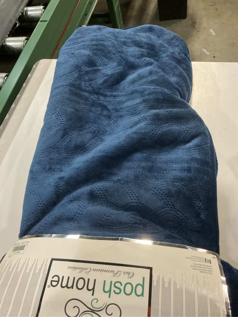 Condition photo showing Good Condition for embossed mink to embossed sherpa throw , navy 50x60