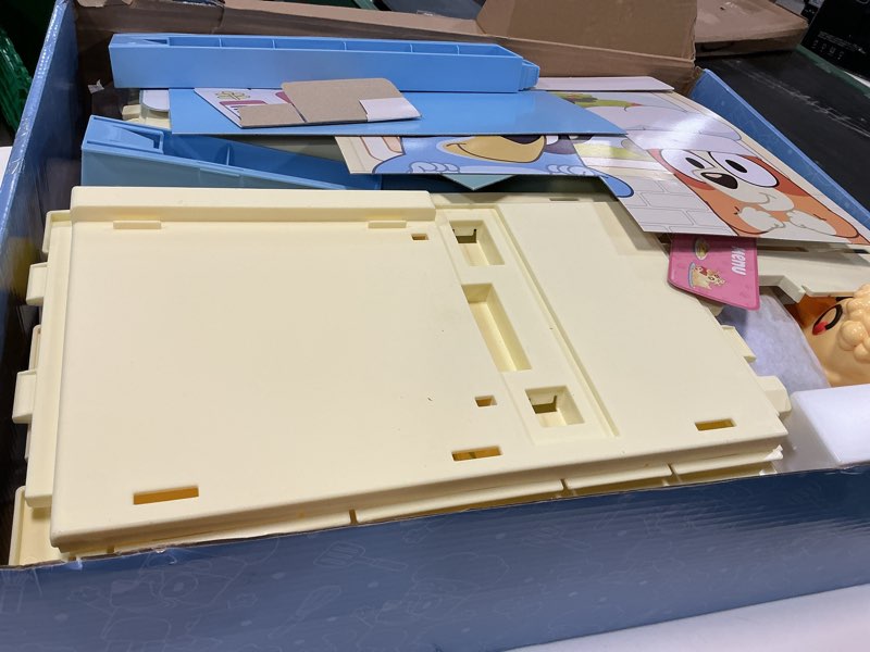 Condition photo showing Good Condition for Bluey Kitchen Play Set for Kids Ages 4-8, 3ft Tall Pretend Kitchen Playset Stove, Sink, Oven & 20+ Accessories Chef Hat, Kid Play Kitchen