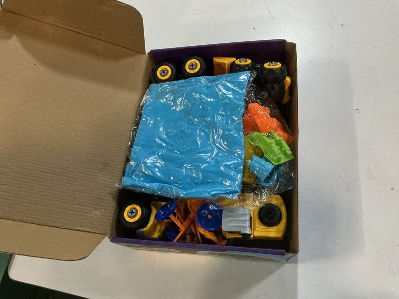 Condition photo showing New/Like New for play construction sand kit,2.2lbs magic sand w/4 large take apart construction trucks,1 sandbox,8 worker figures and road signs,8 molds,toys for 2-8 years old boys girls