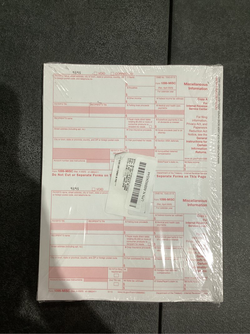 Condition photo showing New/Like New for 1099 Misc 4 Part (25 with envelopes)