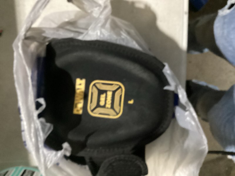 https://lotting-media.assets.bidfta.com/lotting_5ac914e3-dbe8-4194-8197-f47f62fc78d7