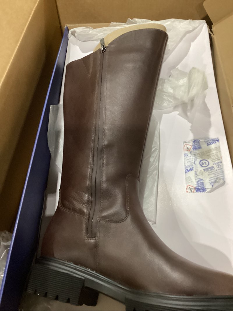 Condition photo showing Good Condition for rockport women's ivette wide calf boots 7 dark brown