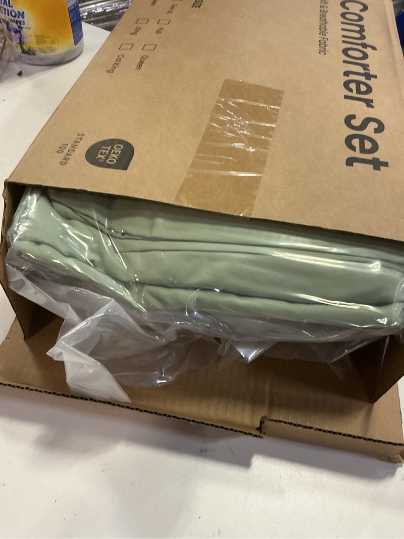 Condition photo showing Good Condition for Love's cabin Twin Comforter Set Sage, 5 Pieces Twin Bed in a Bag, All Season Bedding Sets with 1 Comforter, 1 Flat Sheet, 1 Fitted Sheet, 1 Pillowcase and 1 Pillow Sham Twin Sage