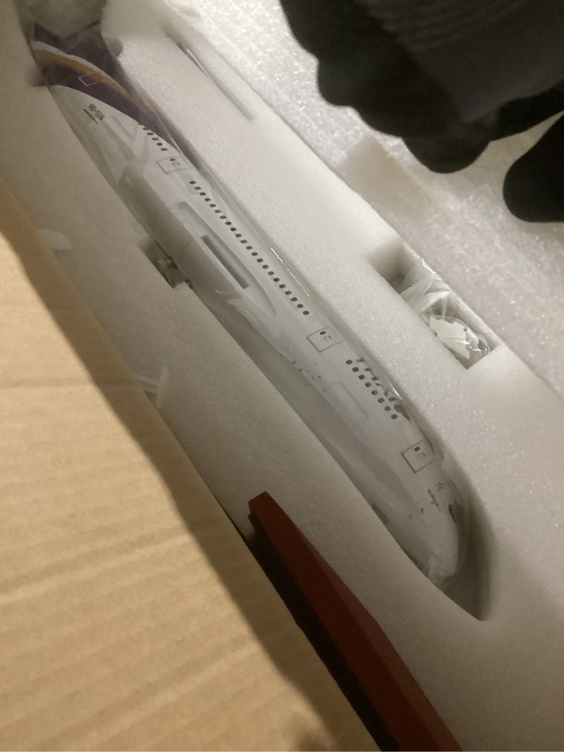 Condition photo showing Good Condition for Skymarks Aeromexico Boeing 787-8 Dreamliner Model Airplane – 1/200 Scale Officially Licensed Plastic Aircraft with Display Stand – Detailed Collectible Model for Age 3+ Aeromexico 11"