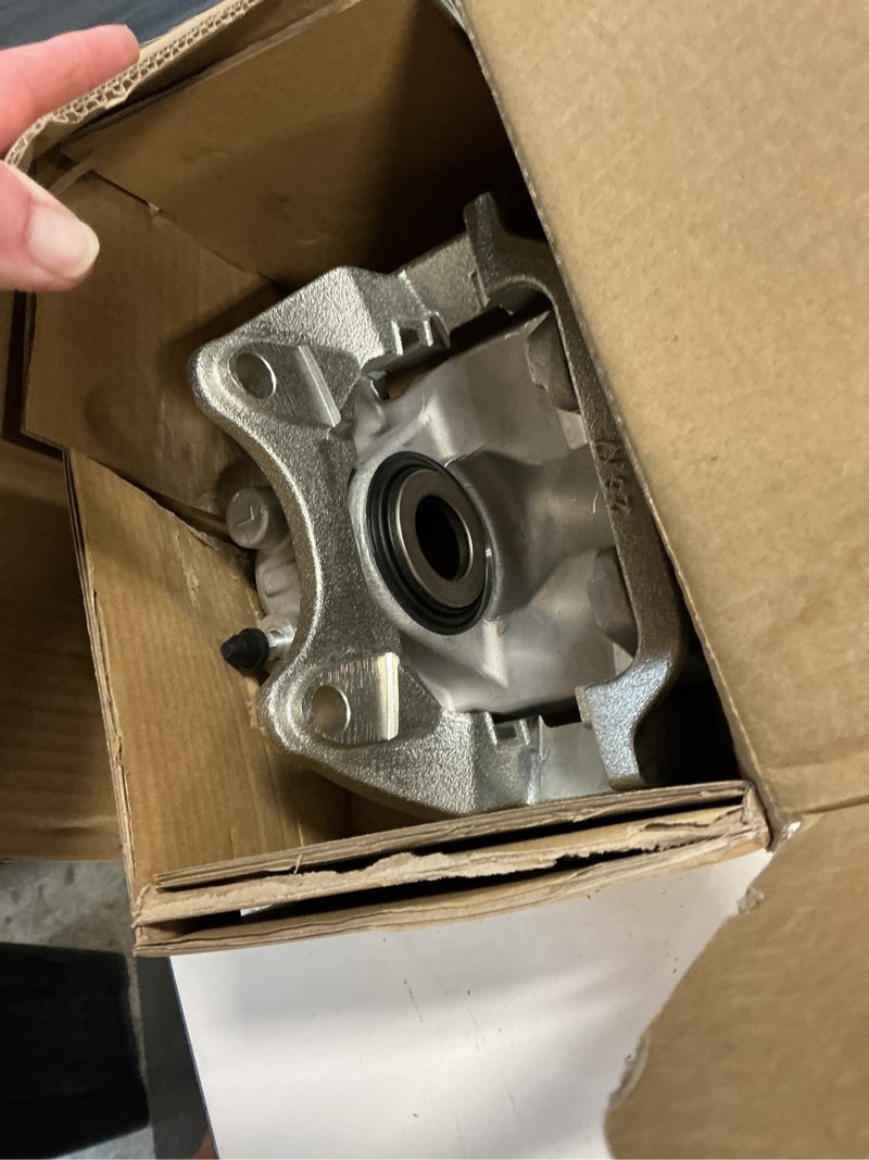 Condition photo showing New/Like New for maxfavor 18b5030 18b5031 disc brake calipers assembly w/bracket rear compatible with chevrolet 2007-2018 silverado 1500 2007-2014 suburban 1500 2007-2018 tahoe 2007-2013 avalanche brake caliper set