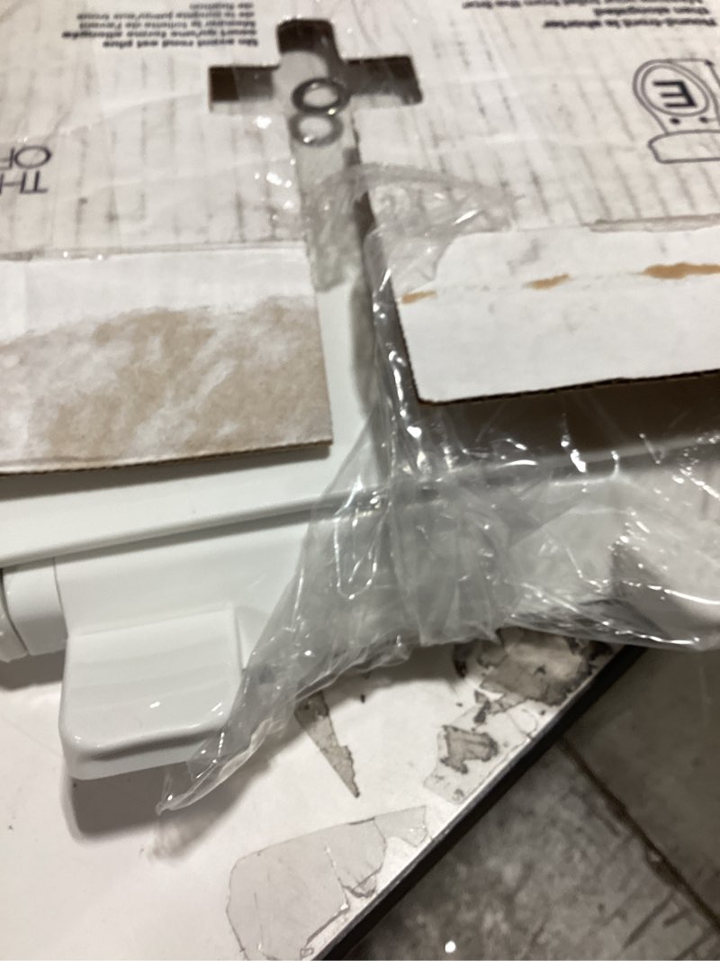 Condition photo showing New/Like New for KOHLER 20111-0 Brevia, Slow Close Toilet Seat, Round Toilet Seat, Grip-Tight Bumpers Quick-Attach Hardware, White White Round Quiet-Close