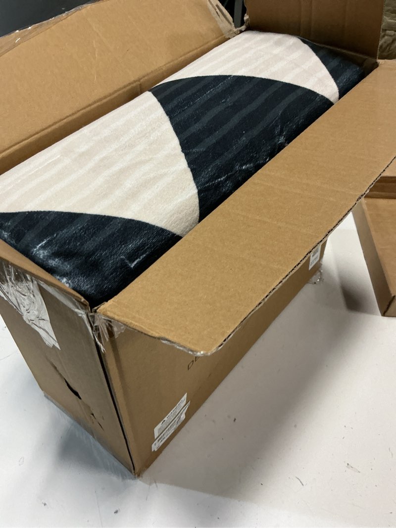 Condition photo showing Good Condition for 5x7 Washable Checkered Rugs for Bedroom, Black and Beige Area Rug for Living Room, Geometric Faux Wool Carpet for Kids, Girls, Boys Playroom, Dorm, Nursery, Dining Room, Kitchen, Non Slip Black / Beige 5' x 7' (Rectangular)